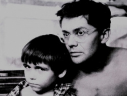 Dobrodruzství s nahým klukem